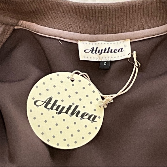 ALYTHEA VERY VERSATILE MEDIUM BROWN BOMBER STYLE SNAP FRONT JACKET. Size Small - Picture 5 of 9